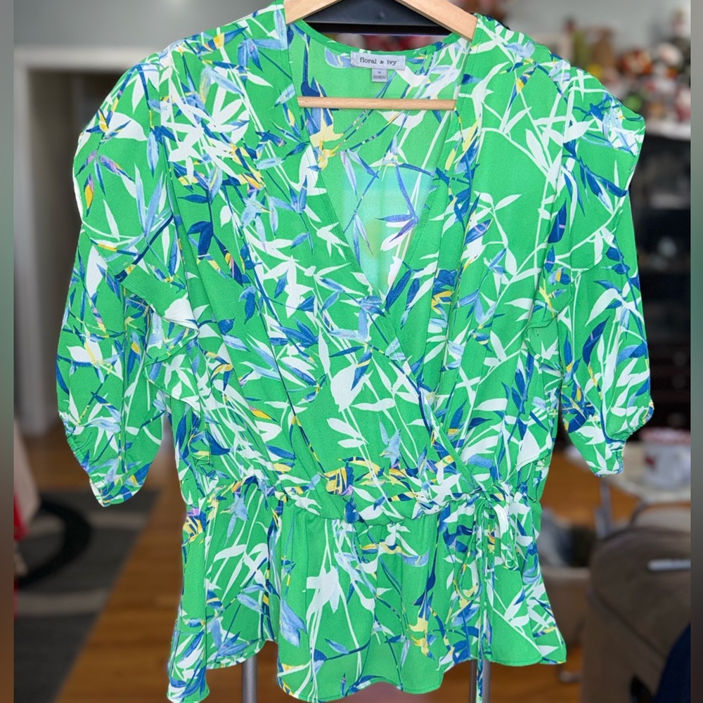 Floral & Ivy Green Floral Women's Top